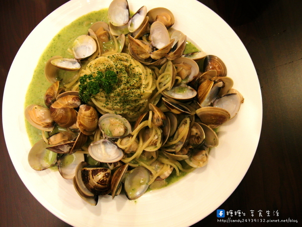 隨便CHIN TSAI:〖台中│美食〗隨便CHIN TSAI ❤ 一點也不隨便的隨便義大利麵~爆多蛤蜊青醬義大利麵超吸睛!!料多味美,還有加麵不加價的優惠唷!!