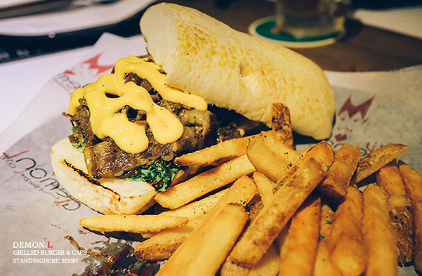 DemonL美式餐廳： Demon.L 美式餐廳, 捷運市政府站高 CP 值之惡魔風味運動酒吧