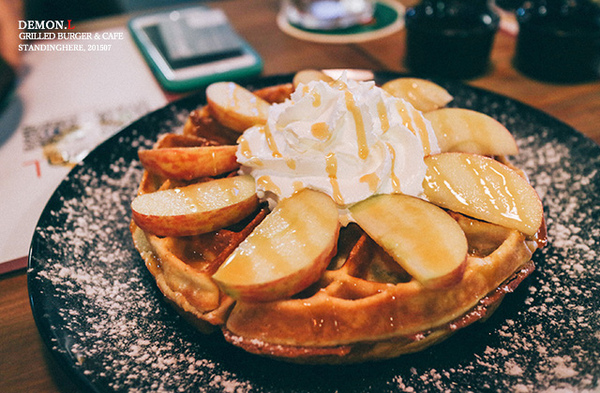 DemonL美式餐廳： Demon.L 美式餐廳, 捷運市政府站高 CP 值之惡魔風味運動酒吧