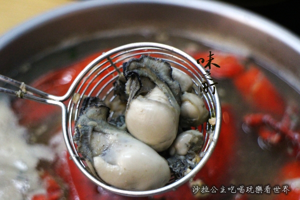 味之町精緻石頭火鍋涮涮鍋(吉林店):活蝦、帝王蟹火鍋吃到飽『味之町精緻石頭火鍋涮涮鍋(吉林店)』瓶裝啤酒任你喝