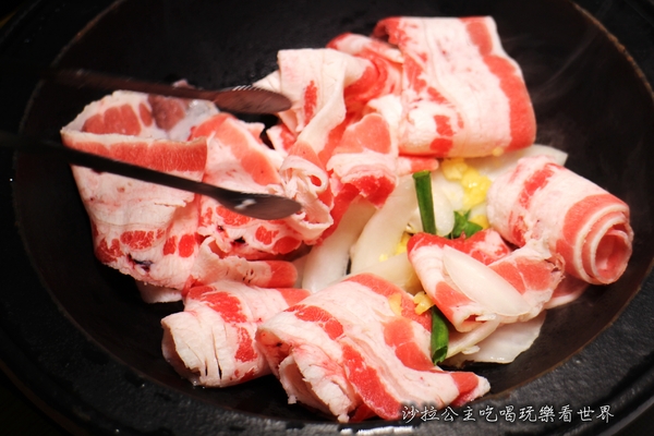 味之町精緻石頭火鍋涮涮鍋(吉林店):活蝦、帝王蟹火鍋吃到飽『味之町精緻石頭火鍋涮涮鍋(吉林店)』瓶裝啤酒任你喝