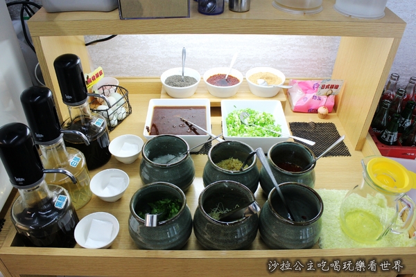 味之町精緻石頭火鍋涮涮鍋(吉林店):活蝦、帝王蟹火鍋吃到飽『味之町精緻石頭火鍋涮涮鍋(吉林店)』瓶裝啤酒任你喝