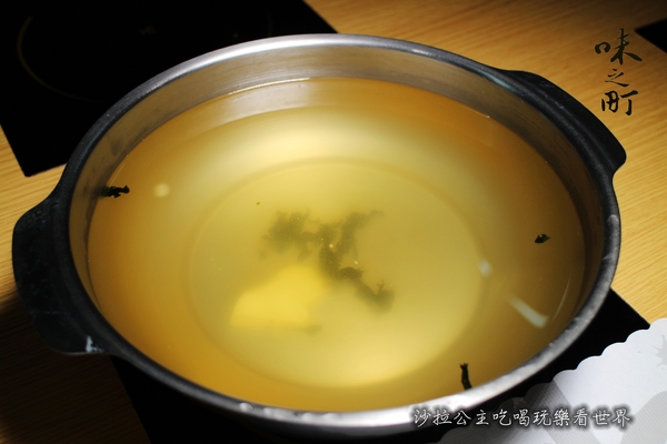 味之町精緻石頭火鍋涮涮鍋(吉林店):活蝦、帝王蟹火鍋吃到飽『味之町精緻石頭火鍋涮涮鍋(吉林店)』瓶裝啤酒任你喝