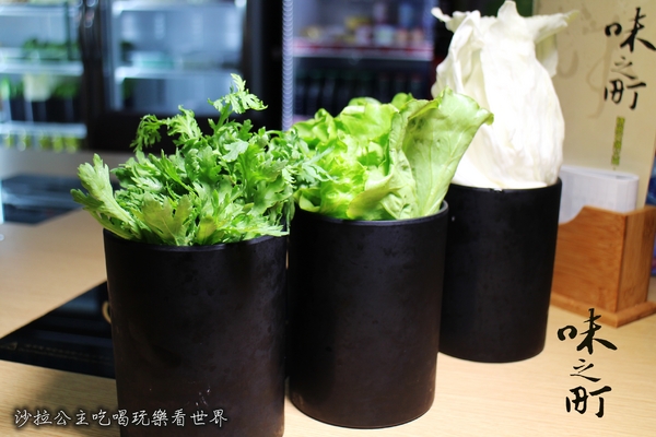 味之町精緻石頭火鍋涮涮鍋(吉林店):活蝦、帝王蟹火鍋吃到飽『味之町精緻石頭火鍋涮涮鍋(吉林店)』瓶裝啤酒任你喝