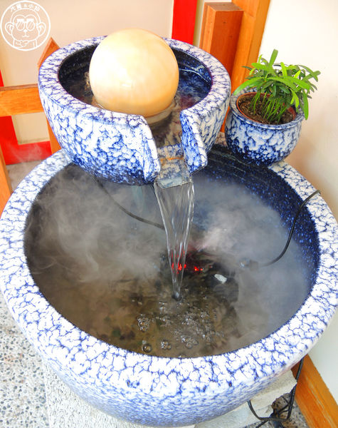 小晴空：呷飽祙【新北板橋･小晴空】稻荷神社裡賣立吞三明治