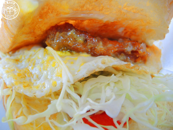 小晴空：呷飽祙【新北板橋･小晴空】稻荷神社裡賣立吞三明治