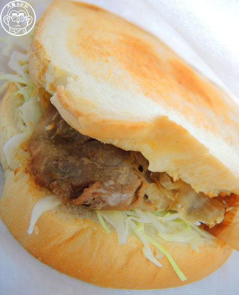 小晴空：呷飽祙【新北板橋･小晴空】稻荷神社裡賣立吞三明治