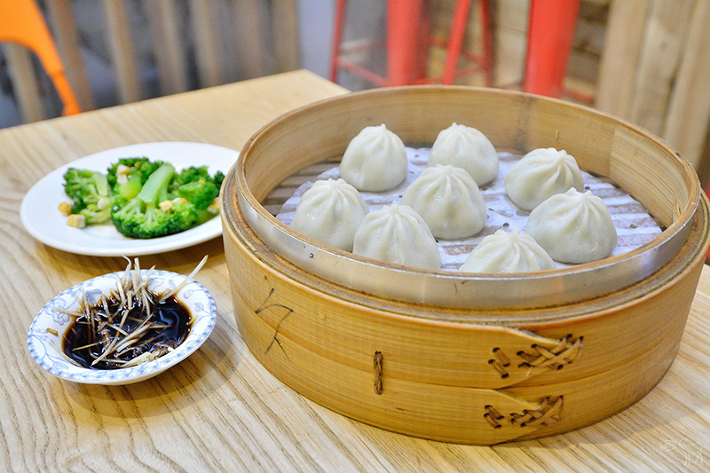 上海邵師傅湯包:脆皮多汁小湯包,臭豆腐湯包,台北捷運六張犁站