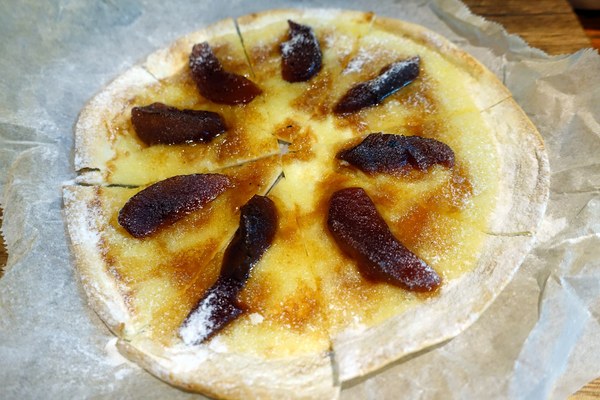 特有種商行：(胖樺食記)捷運忠孝新生站推薦咖啡廳「特有種商行Realguts」，文青風格電影雜貨店品嘗叉燒飯/不收一成/WIFI/不限時