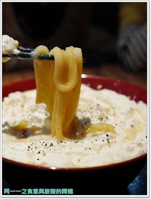 食屋重次郎:捷運中山站 食屋重次郎 雪花咖哩烏龍麵/巨無霸咖哩飯~東京當紅神奇幕斯烏龍麵等你來試試