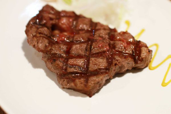 【新莊牛排館】超越原味炭烤牛排-安格斯、Prime原汁原肉的美味-輔大