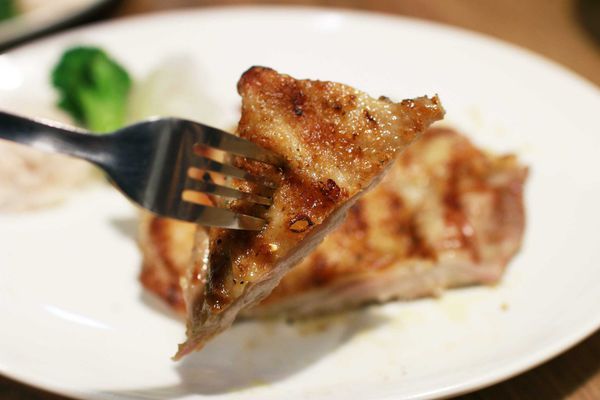 【新莊牛排館】超越原味炭烤牛排-安格斯、Prime原汁原肉的美味-輔大