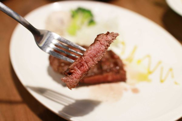 【新莊牛排館】超越原味炭烤牛排-安格斯、Prime原汁原肉的美味-輔大