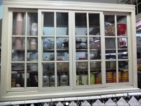 雪晶冰菓室：【美食特搜。屏東市】雪晶冰菓室。阿嬤ㄟ香Q冷凍芋 一甲子懷舊老冰菓室 屏東夜市美食篇