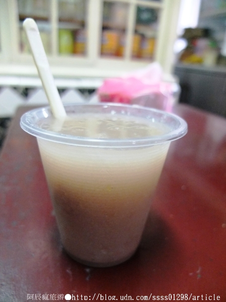 雪晶冰菓室：【美食特搜。屏東市】雪晶冰菓室。阿嬤ㄟ香Q冷凍芋 一甲子懷舊老冰菓室 屏東夜市美食篇