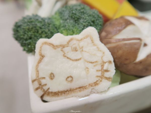Hello Kitty Shabu Shabu：[OpenRice新店快閃祕密]台北 捷運忠孝敦化站 HELLO KITTY Shabu-Shabu ~kitty迷瘋狂之地