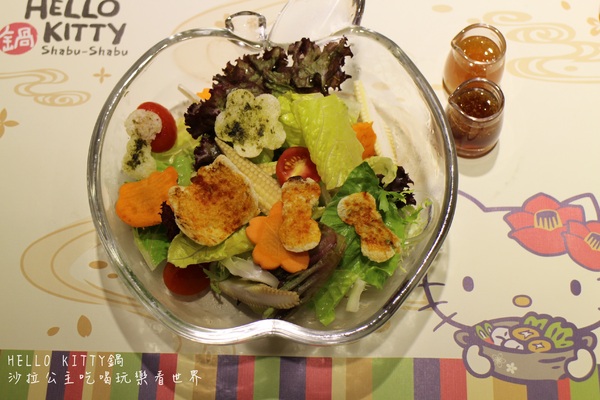 HELLO KITTY 鍋:台北‧東區216巷卡哇伊全球第一間『 HELLO KITTYShabu-Shabu鍋』涮涮鍋搶先體驗