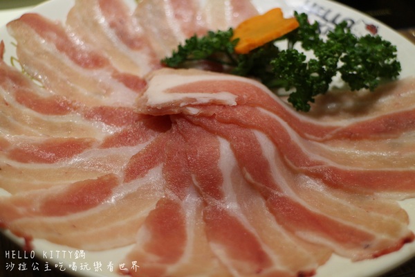 HELLO KITTY 鍋:台北‧東區216巷卡哇伊全球第一間『 HELLO KITTYShabu-Shabu鍋』涮涮鍋搶先體驗