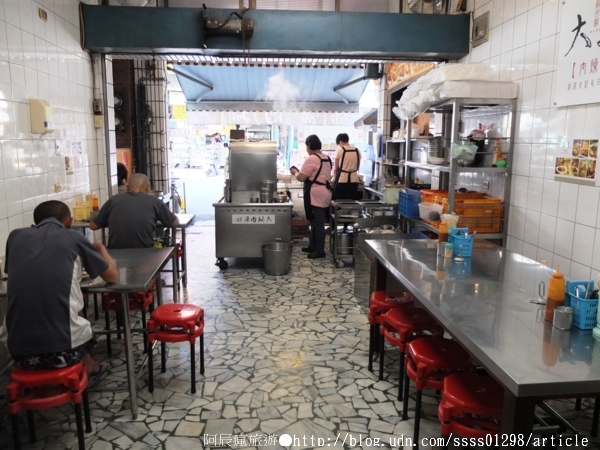 大埔肉燥粿：【美食特搜。屏東市】大埔肉燥粿。屏東版台式厚片 一甲子祖傳肉燥粿 屏東大埔美食篇