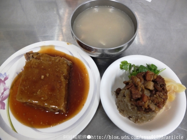 大埔肉燥粿：【美食特搜。屏東市】大埔肉燥粿。屏東版台式厚片 一甲子祖傳肉燥粿 屏東大埔美食篇