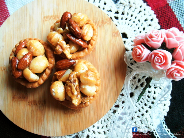 一點甜手作烘培:〖宅配│美食〗一點甜 ❤ 豆塔 喜餅專賣~夏威夷豆塔,料多味美,口感香脆,還有可愛包中餅,讓你吃了步步高升、好運旺旺來!!