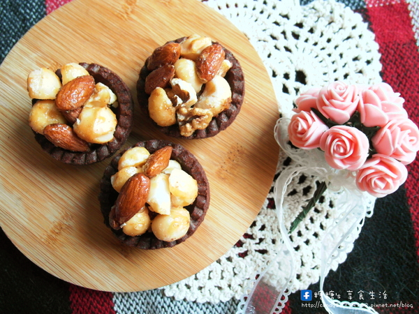 一點甜手作烘培:〖宅配│美食〗一點甜 ❤ 豆塔 喜餅專賣~夏威夷豆塔,料多味美,口感香脆,還有可愛包中餅,讓你吃了步步高升、好運旺旺來!!