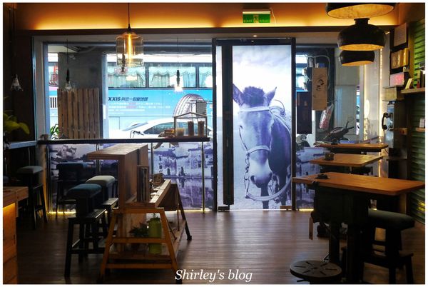 文魚走馬(原Taipei吃書喝東西)：捷運中山站‧文魚走馬(原Taipei吃書喝東西)