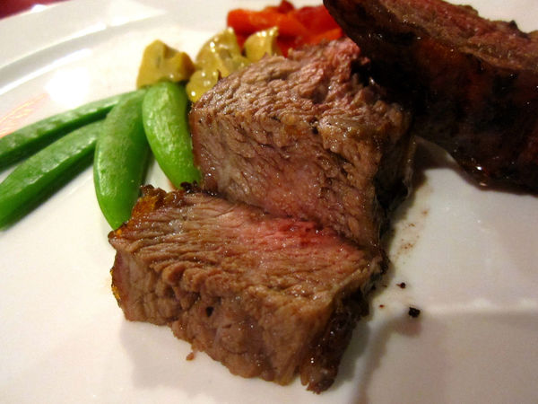 彭巴草原炭火牛排館:【台北市】阿根廷炭火慢烤牛排自然、簡單、美味-彭巴草原炭火牛排館