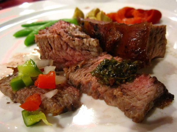 彭巴草原炭火牛排館:【台北市】阿根廷炭火慢烤牛排自然、簡單、美味-彭巴草原炭火牛排館