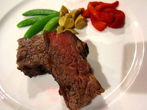 彭巴草原炭火牛排館:【台北市】阿根廷炭火慢烤牛排自然、簡單、美味-彭巴草原炭火牛排館