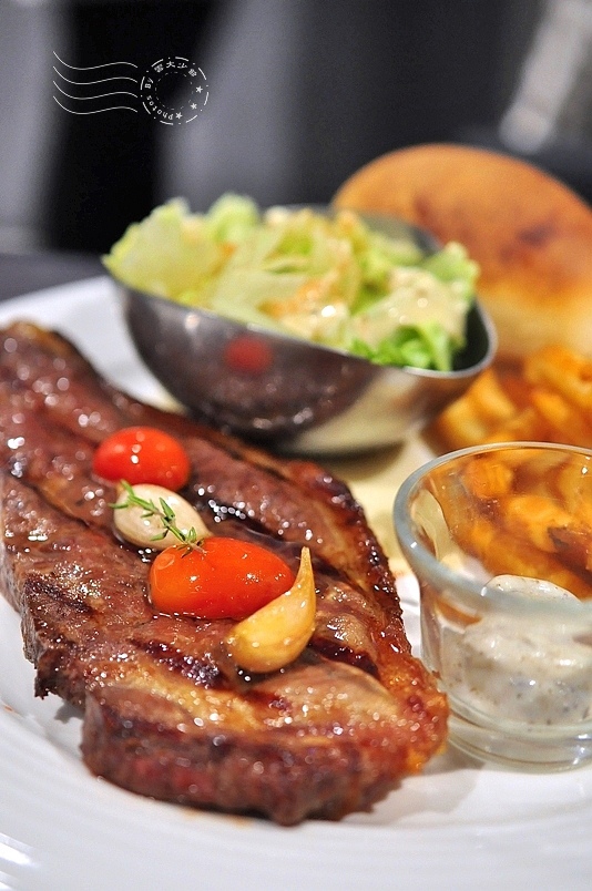 爐烤安格斯紐約客牛排