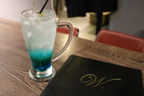 瓦法奇朵Waffogato(敦南店)： W.瓦法奇朵99元的牛排牛肉麵Q沒看錯也沒聽錯....就是牛排做的牛肉麵!