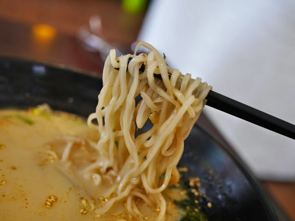 御守拉麵:【食記】台中Yu Shou 御守拉麵@南屯捷運MRT溝仔墘 : 台式風味拉麵, 鹹味為主, 豚骨味清淡, 麵條算可以接受