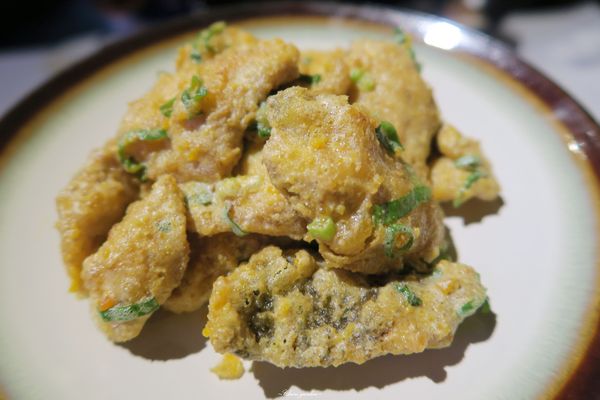 中原客棧：[試吃]台北 捷運南京三民站 中原客棧~炸皮蛋X臭豆腐X客家小炒之武俠菜