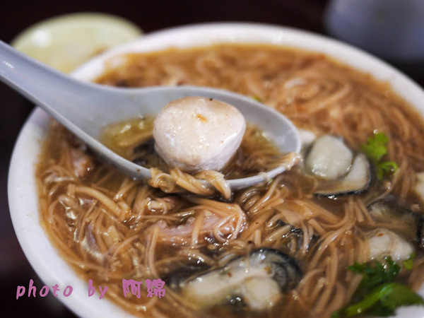 郭記腸蚵麵線：桃園市桃園區 [郭記腸蚵麵線] 超犯規肥美大蚵仔、當天現魯大腸，參上!!