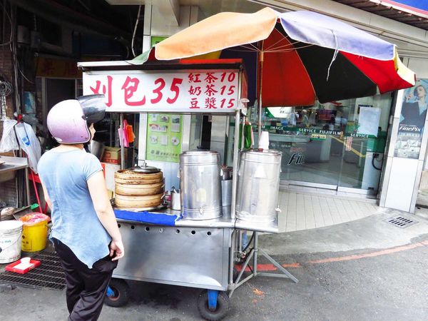 【新莊小吃】中平路刈包店-35元超美味刈包