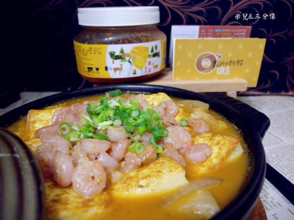 龍師父黃金泡菜坊：[宅配] 龍師傅黃金泡菜坊  一起來使用黃金泡菜座一到簡單美味的料理吧!