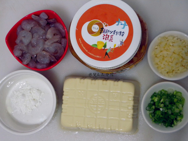 龍師父黃金泡菜坊：[宅配] 龍師傅黃金泡菜坊  一起來使用黃金泡菜座一到簡單美味的料理吧!