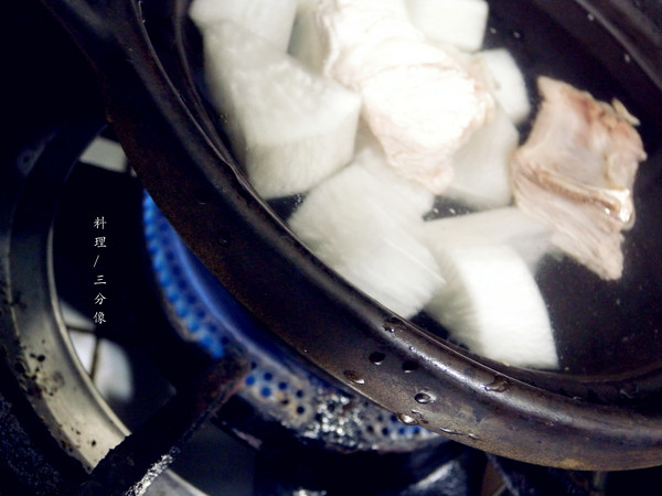 龍師父黃金泡菜坊：【宅配。泡菜】龍師父黃金泡菜坊   夏日樂悠悠~ 帶著清爽泡菜一起出門郊遊吧~