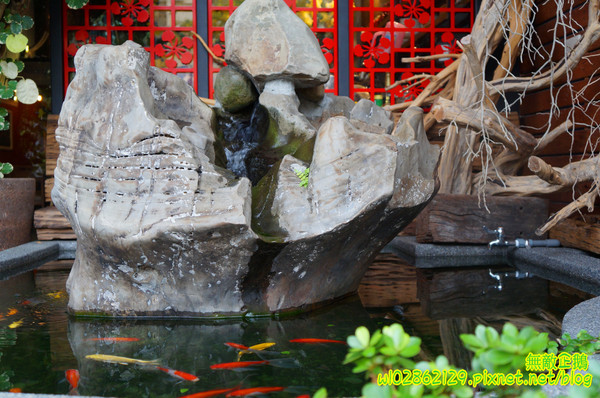 夢東籬(永華店):【台南-安平區】賞花x古蹟...我在賞花吃飯中...免費喝酸梅汁+沙拉+麻油麵線..打卡送薯條..《夢東籬(永華店)》