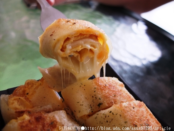 檸檬樹早餐坊：【美食特搜。屏東市】檸檬樹早餐坊。招牌燒肉蛋餅 熱門芝心蛋餅 牽絲無極限 人氣排行必吃早點