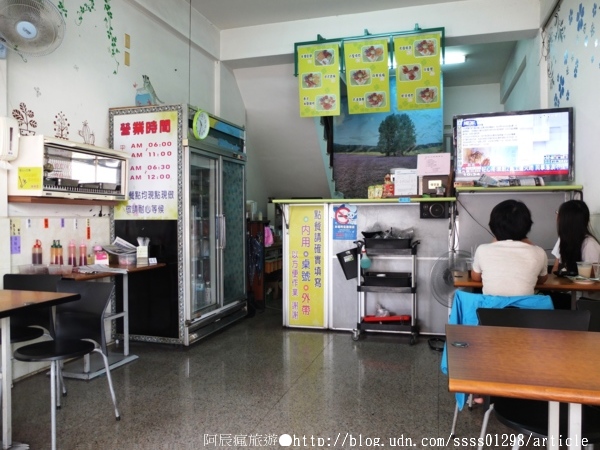 檸檬樹早餐坊：【美食特搜。屏東市】檸檬樹早餐坊。招牌燒肉蛋餅 熱門芝心蛋餅 牽絲無極限 人氣排行必吃早點