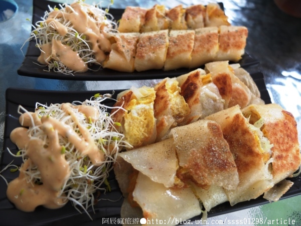 檸檬樹早餐坊：【美食特搜。屏東市】檸檬樹早餐坊。招牌燒肉蛋餅 熱門芝心蛋餅 牽絲無極限 人氣排行必吃早點