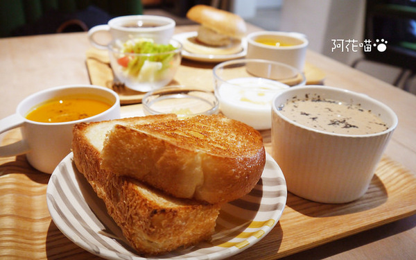 Kinfolk café:【新竹│早午餐下午茶】北歐風格『Kinfolk café』,用餐時間4小時,好吃的貝果、豆漿吐司、芝麻奶茶,文末附菜單MENU