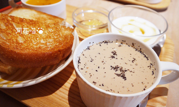 Kinfolk café:【新竹│早午餐下午茶】北歐風格『Kinfolk café』,用餐時間4小時,好吃的貝果、豆漿吐司、芝麻奶茶,文末附菜單MENU