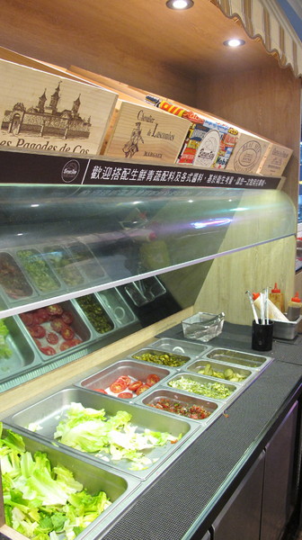 Burger Ray：(食記)台北忠孝東路Burger Ray個性漢堡每個都美味有特色。心臟病堡咬下肉汁橫溢配料奢華。