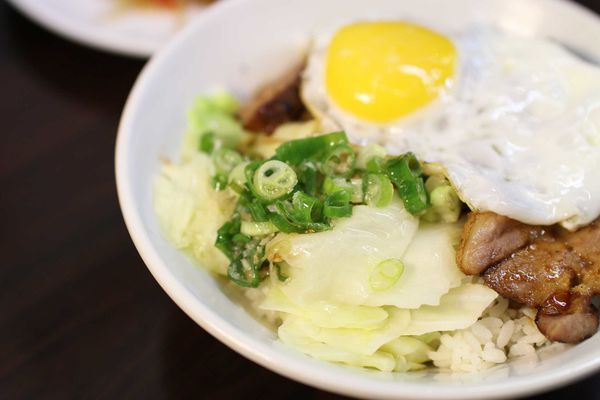 【桃園餐廳】銅鑼灣港式美食-比黯然銷魂飯還強的叉燒飯