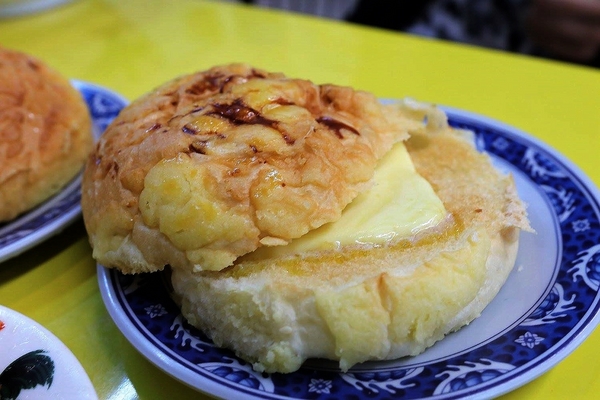 銅鑼灣港式美食：【桃園食記】『銅鑼灣港式美食』傳說中黯然消魂飯竟然這裡有~奶皇波蘿包/玫瑰油雞飯/滑蛋牛肉飯/XO炒蘿蔔糕~都不錯吃熱量要爆表啦!!