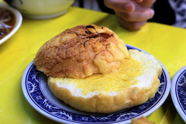 銅鑼灣港式美食：【桃園食記】『銅鑼灣港式美食』傳說中黯然消魂飯竟然這裡有~奶皇波蘿包/玫瑰油雞飯/滑蛋牛肉飯/XO炒蘿蔔糕~都不錯吃熱量要爆表啦!!