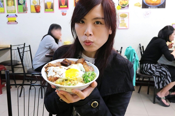 銅鑼灣港式美食：【桃園食記】『銅鑼灣港式美食』傳說中黯然消魂飯竟然這裡有~奶皇波蘿包/玫瑰油雞飯/滑蛋牛肉飯/XO炒蘿蔔糕~都不錯吃熱量要爆表啦!!